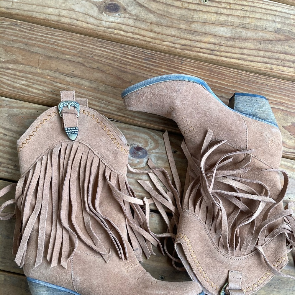 Fringe leather boots